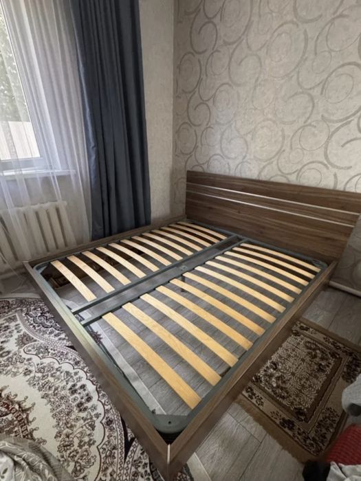 Двухспальная кровать