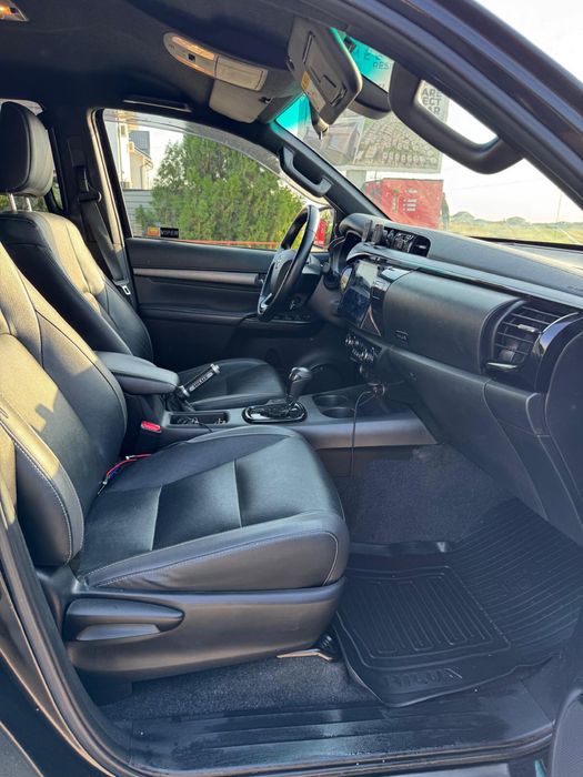 Vand Toyota Hilux 2021  Full