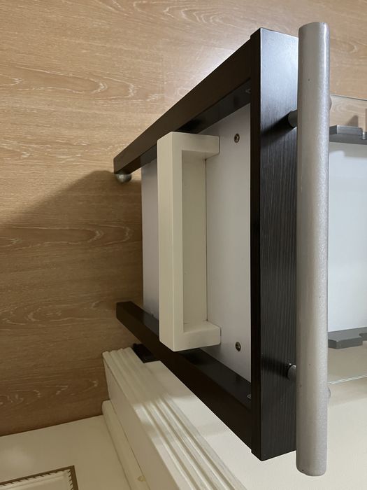 Сервировочный столик на колесах