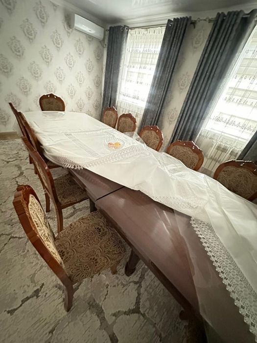 Стол для гостиной