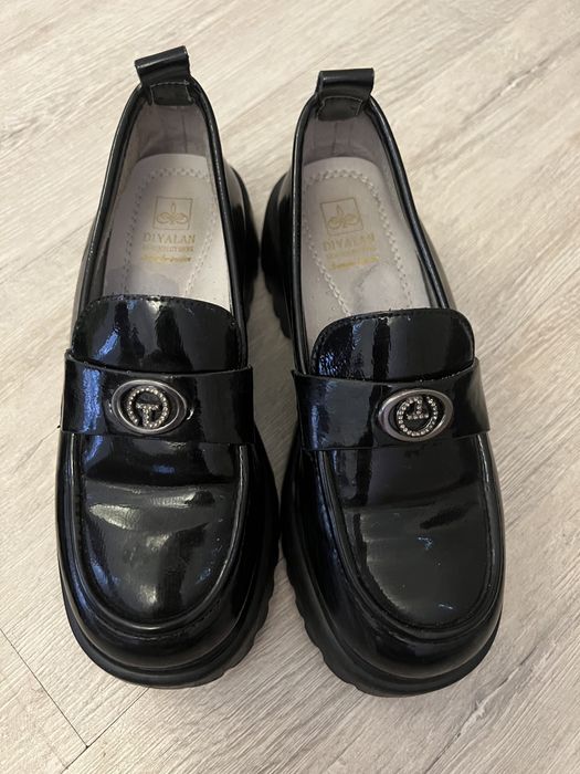 Продам лоферы в хорошем состоянии