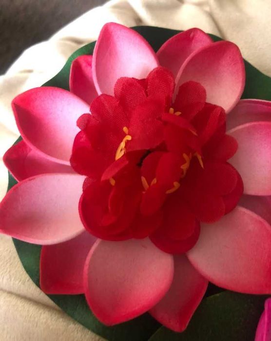 Flloare de lotus artificial