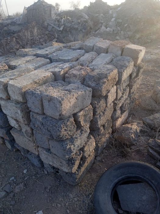 Шлакоблок, Красный кирпич