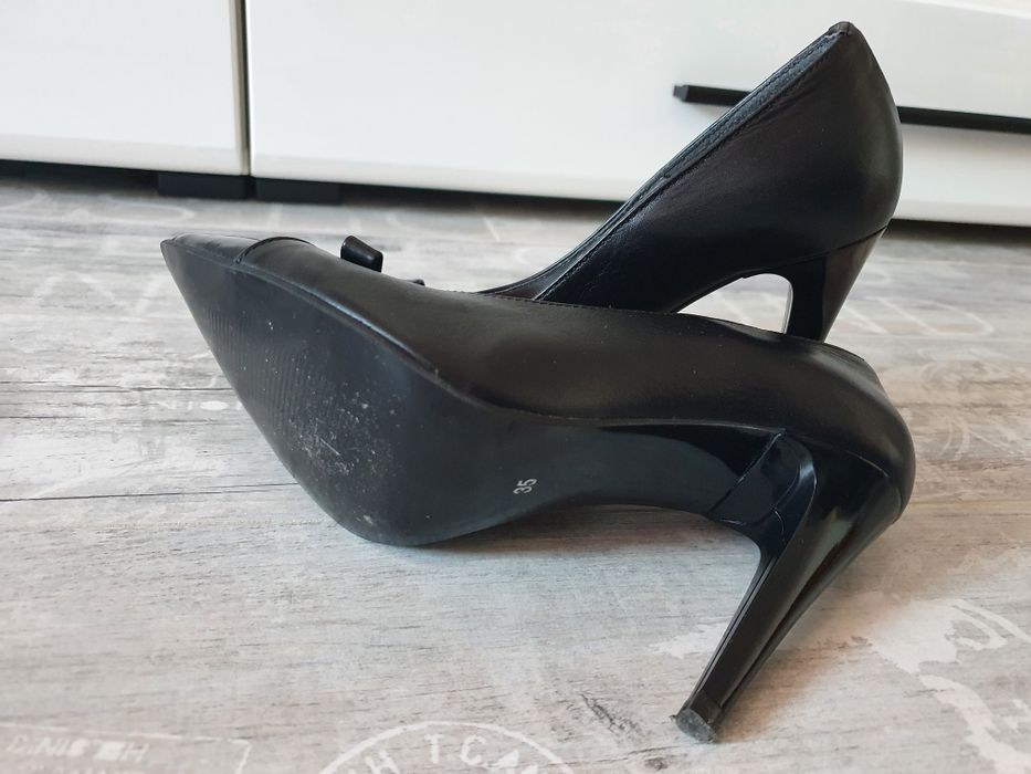 Pantofi stiletto