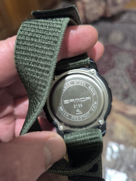 Спортен електронен часовник водоустойчив с подсветка и други екстри