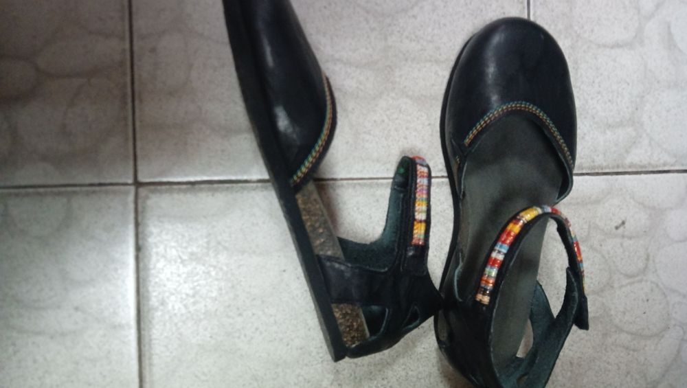 Дамски обувки Thinks!