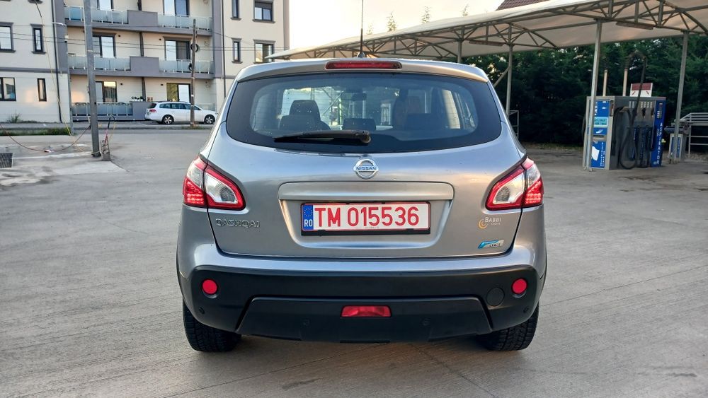 SUV Nissan Qashqai 1.5 Dci 110 Cp**2011**Stare foarte buna**Nr rosii valabile**Euro 5**Distributie schimbata **Consum mic**ITALIA, fara rugina**