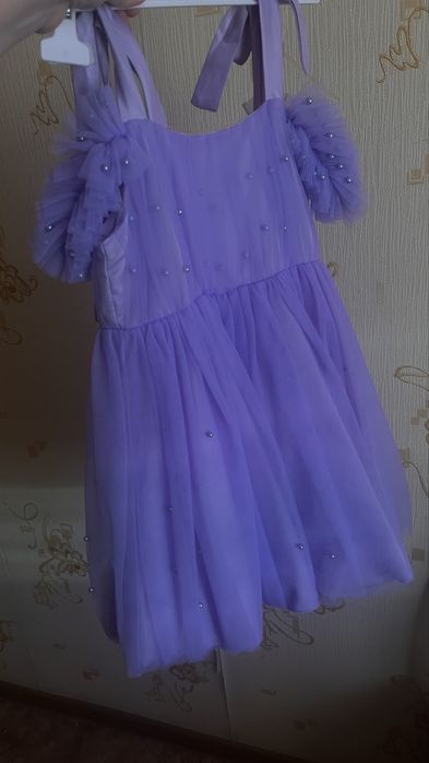 Продам платье нарядное 110-116р