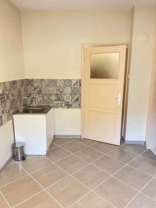 Дава се под наем Двустаен апартамент в София, Оборище - 70 кв.м за 850 € - Снимка #2