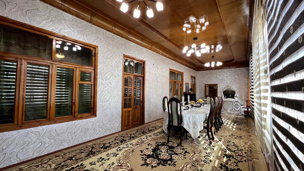 Фаргона шахрида 7 сотих ховли. Полский бозор ёнидаги махалла