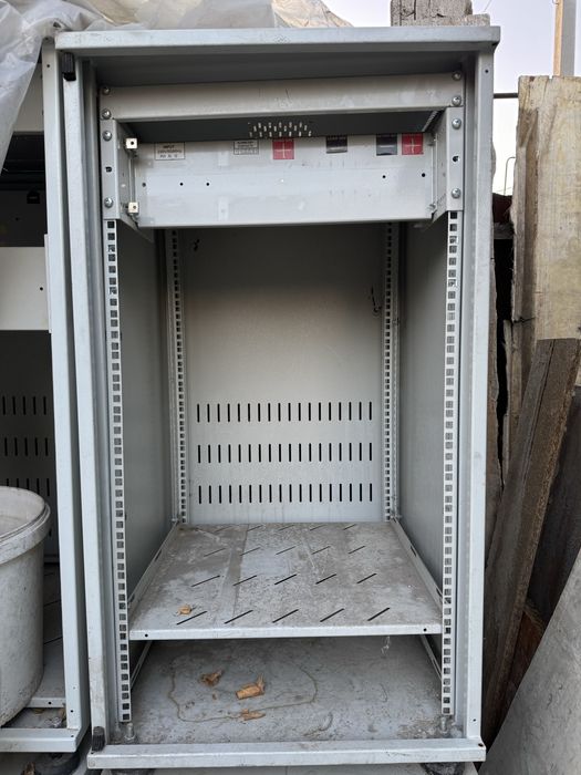 Серверный шкаф/электрощит 12 U