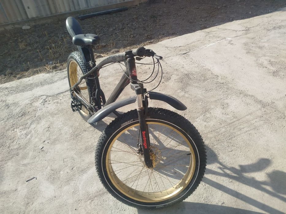 Qalin balonli velik sotiladi