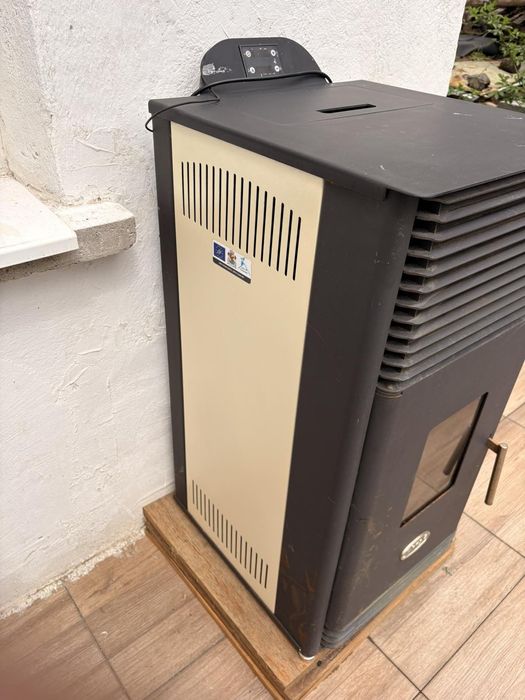 Палетна камина 12kW без водна риза.