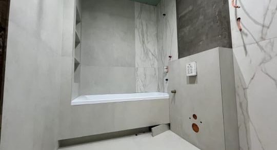 Кафельщик плитки