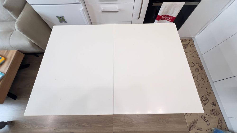 трапезна маса с удължение