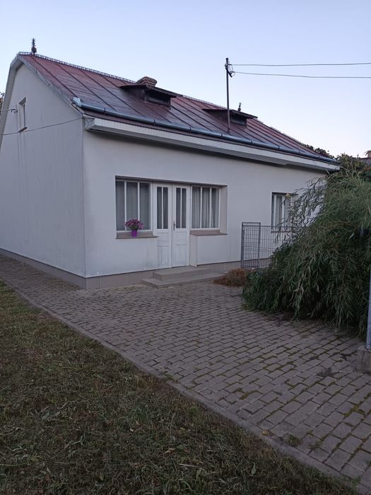 Casa si anexe in Maritei - centru