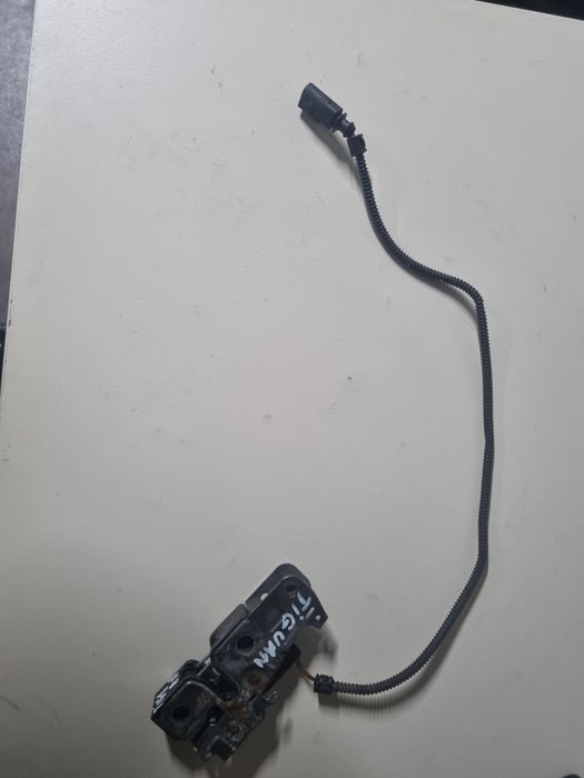 broască capotă față VW TIGUAN 2008