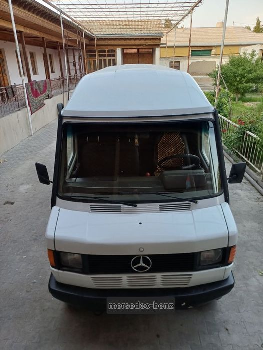 Mercedes-D208 yuk