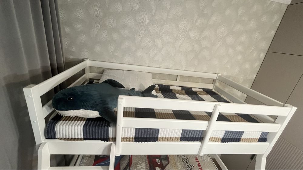 Продам двухярусную кровать!