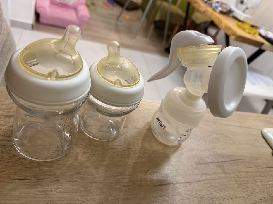 Pompa Manuala Avent + 2 Biberoane Sticla Chicco