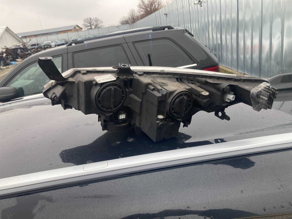 Десен фар хонда сивик 9та генерация