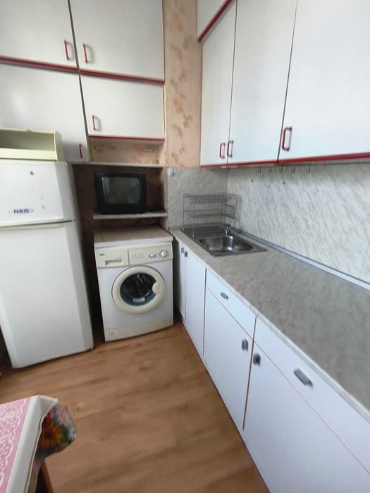 Тристаен свободен обзаведен апартамент Възраждане 3-Касабова