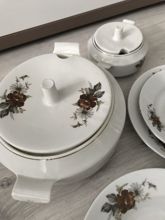 Набор посуды (неполный)