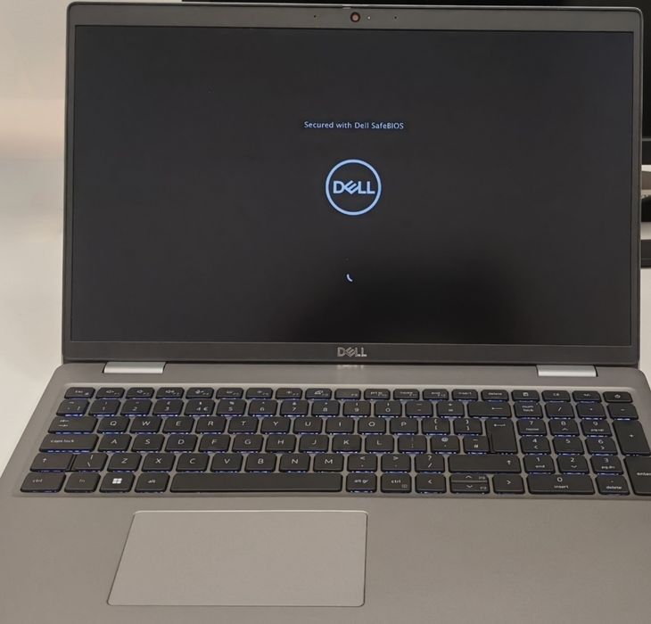 Dell precision 3671 i7 12 Gen 16gb DDR5 256 nvme disk