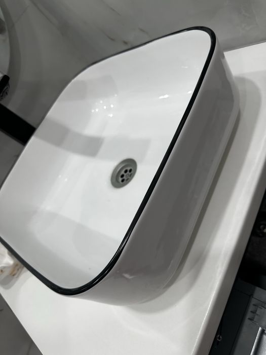 Раковину в виде чаши