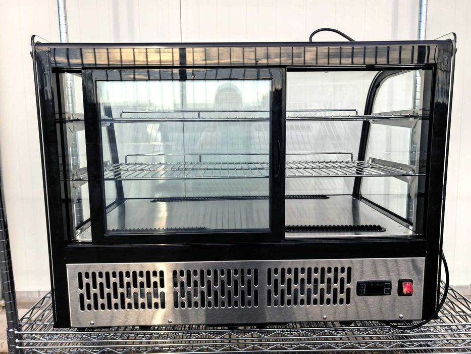 Хладилна витрина 160 литра CW-160R