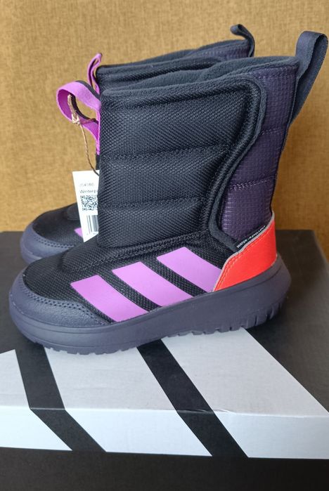 Нови ADIDAS зимни ботуши, 27 номер.