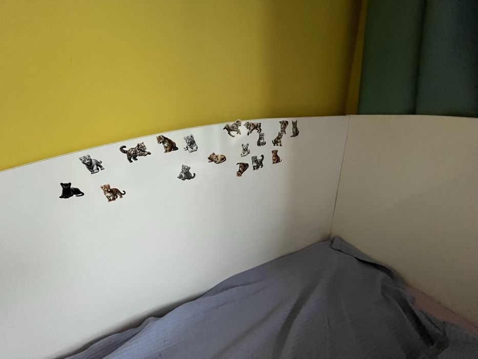 Единично легло 90/200 с ракла (място за съхранение) + с матрак Нани