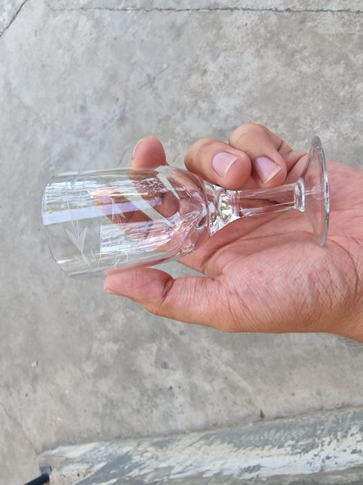 Продаётся рюмки почти новые.