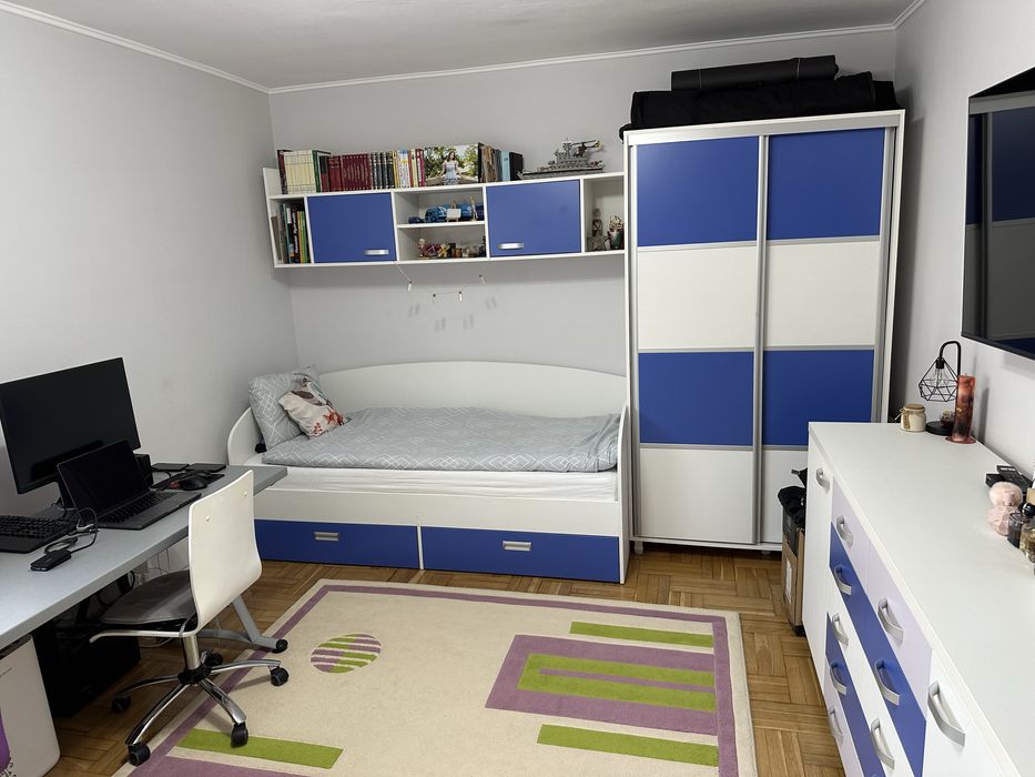 Vand apartament cu 2 camere, decomandat, la etajul 1, 52mp + 8 mp balcon