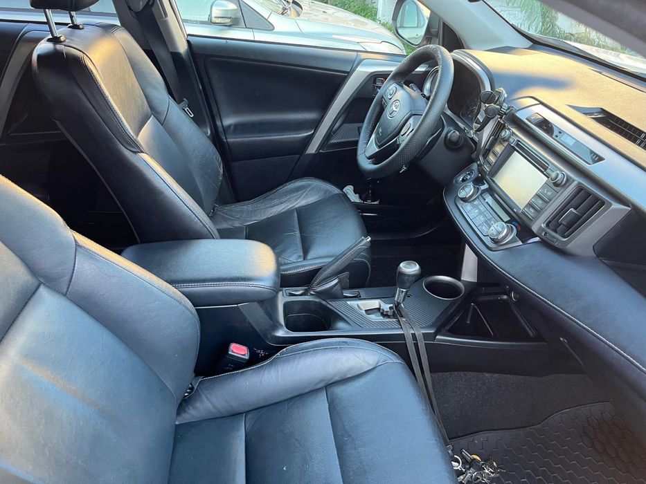 De vanzare toyota rav4 2013 2.2 diesel