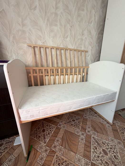 Продам детскую кроватку