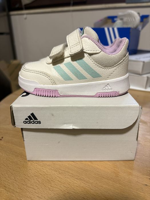 Кецове и маратонки адидас