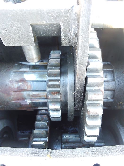 Vând piese vindrover e303 și tocătoare siloz e281c am o gama mare