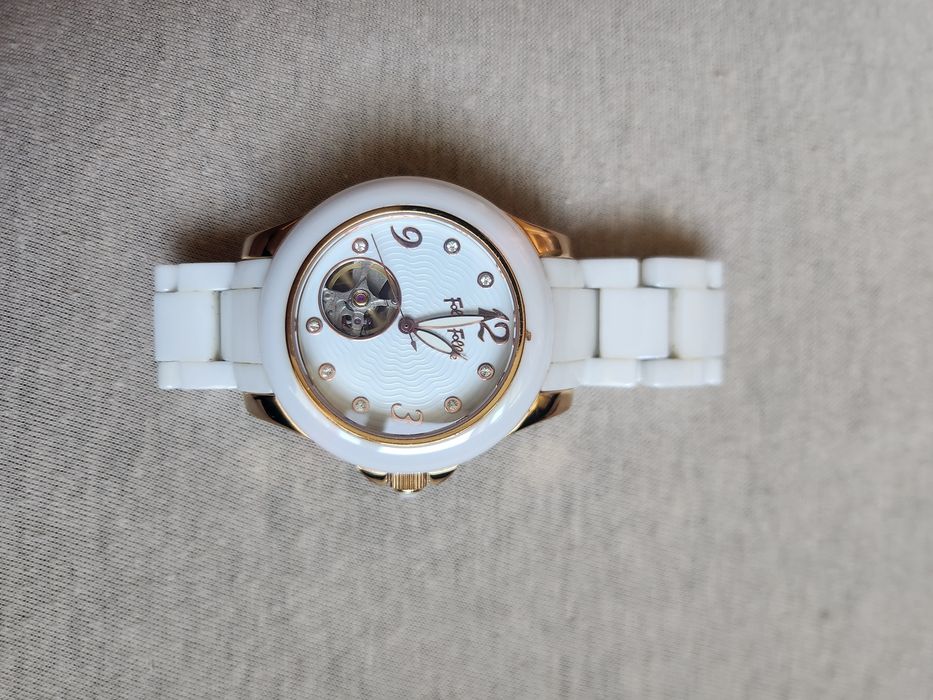 Лот от 5 оригинални часовника (Guess, Michael Kors, Folli Follie, Eterna)