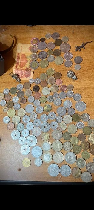 Продавам стари монети