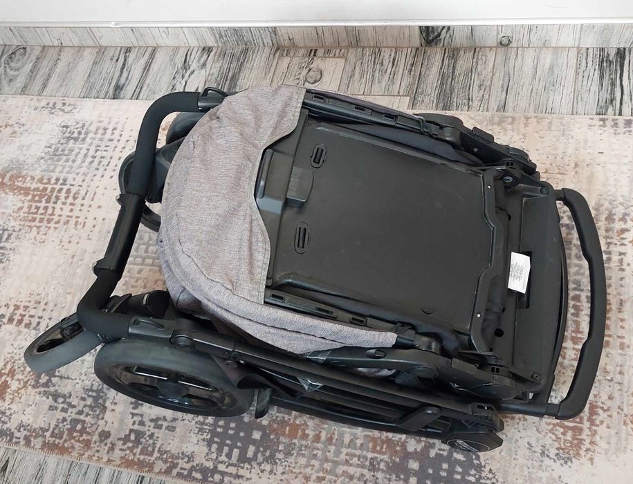 Бебешка количка peg perego