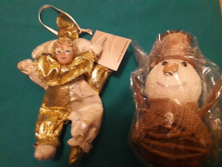 гирлянды, бусы, венки, игрушки