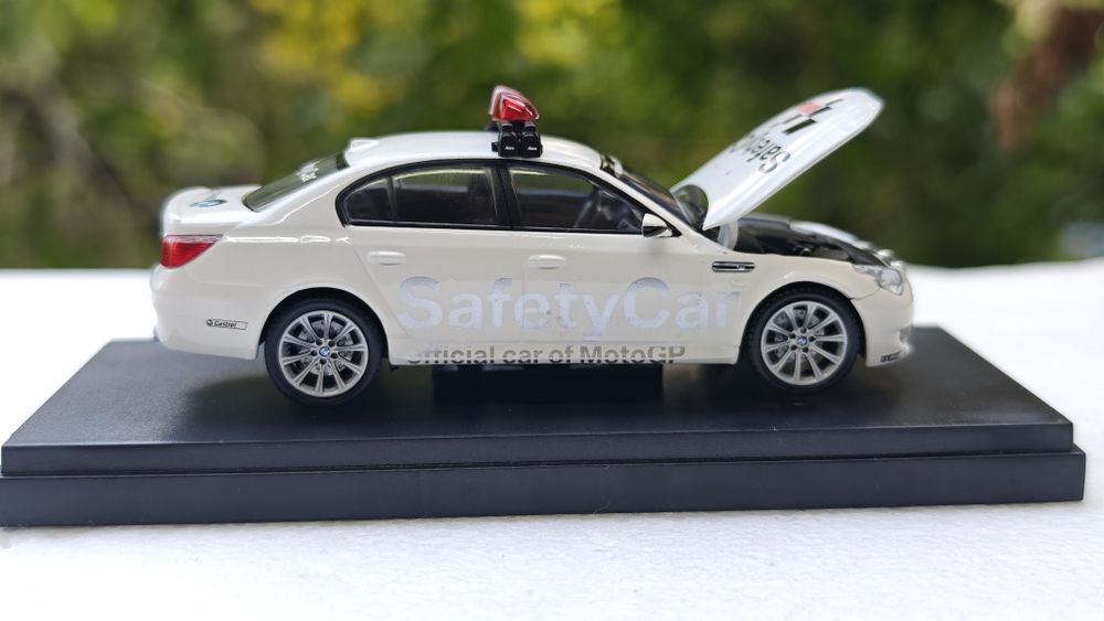 Machetă auto BMW M5 Moto GP Safety Car 2005 1/43