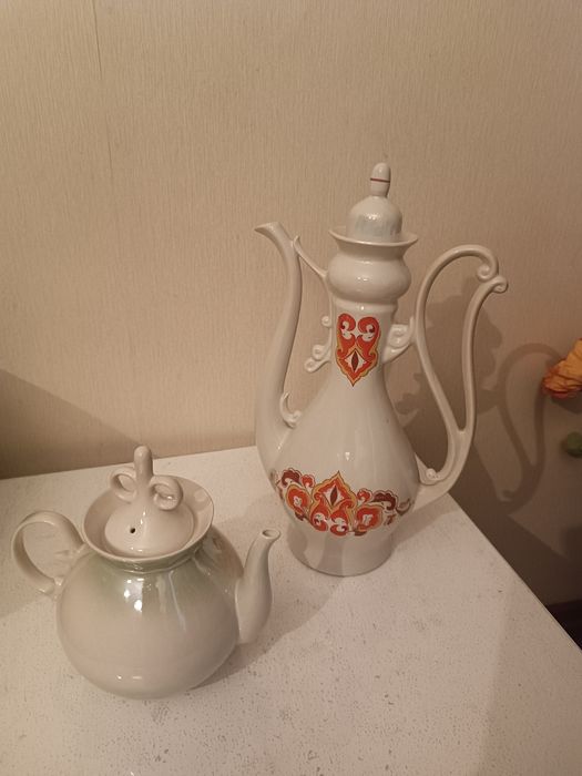 Продам кувшин и заварочный чайник,б/у,