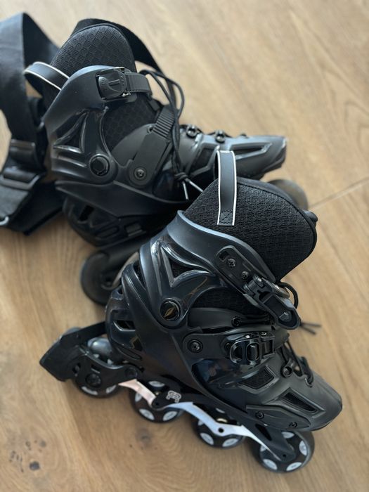 Role copii FR AXS Black 33–36, aproape noi + protecții