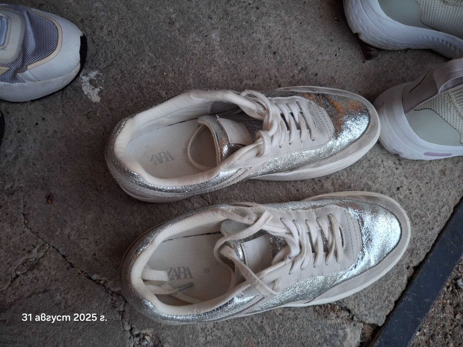 Зара обувки бели