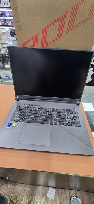 ASUS ROG Strix G18 (G814J)