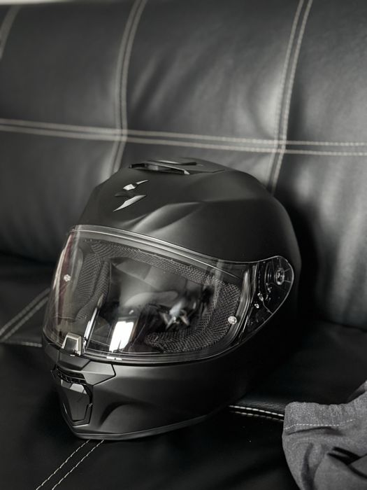 Vand casca moto, este noua marimea S