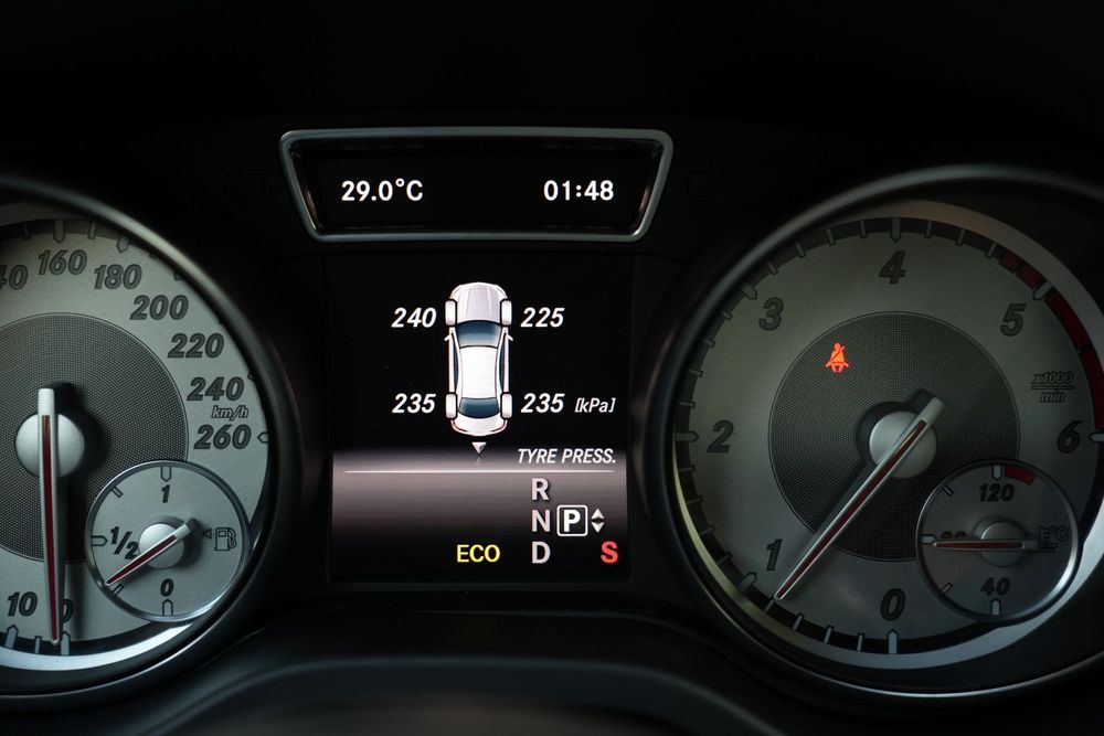 Mercedes-Benz CLA 220 Automat Navi Led Garanție Rate Revizie