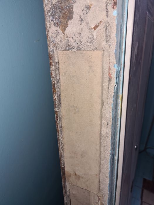 Продаётся металлическая входная дверь .